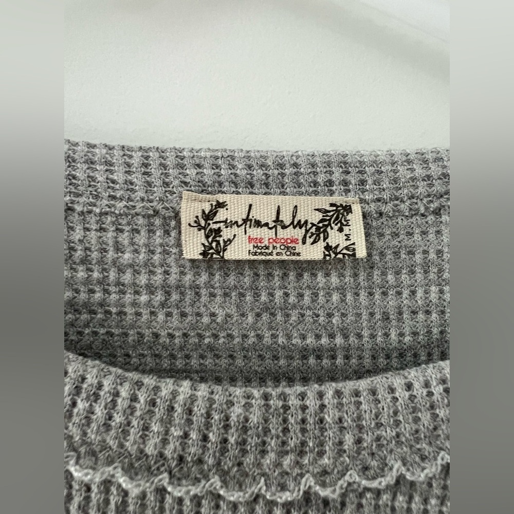 Gray Long Sleeve Ribbed crop Top - Picture 2 of 3